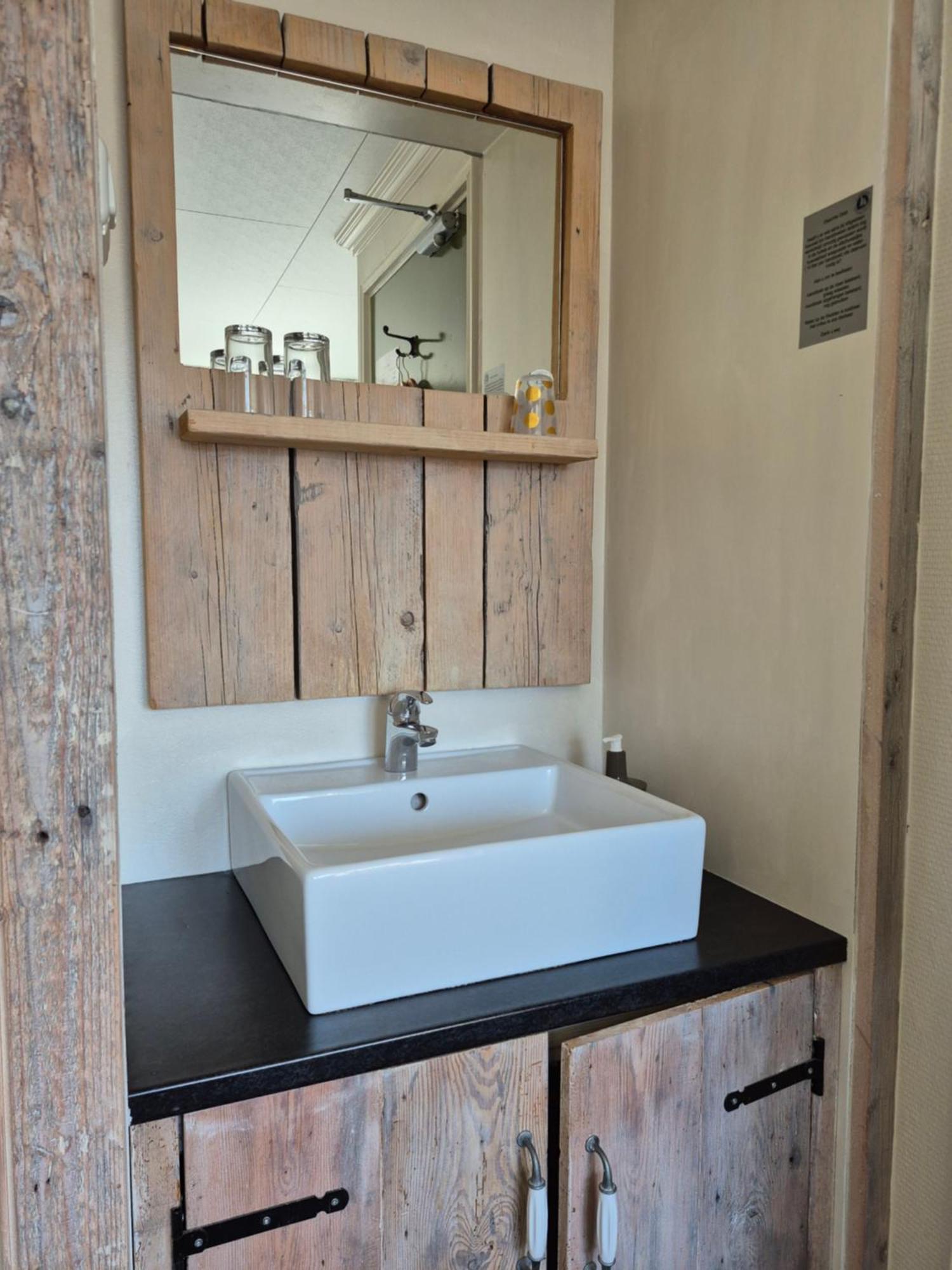 B&B De Wadvaarder Midsland Luaran gambar